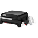 Plancha Weber SLATE GP 43 cm Premium con tapa cerrada y depósito para grasa.