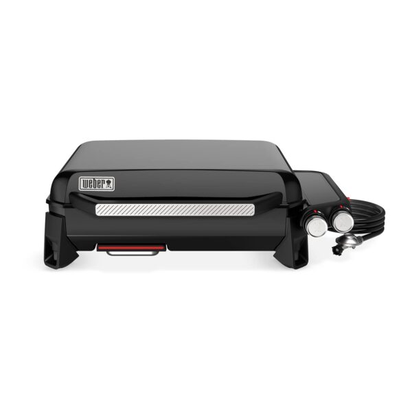 Plancha Weber SLATE GP 56 cm Premium con la tapa cerrada, mostrando su diseño compacto y elegante, con perillas de control en el lateral.