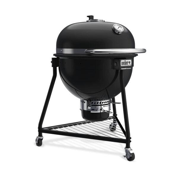 Barbacoa Summit Kamado E6 de Weber con diseño negro y termómetro integrado en la tapa.