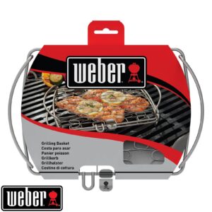 Empaque de la Cesta para Asar Weber mostrando el producto y su diseño perforado ideal para cocinar alimentos a la parrilla.