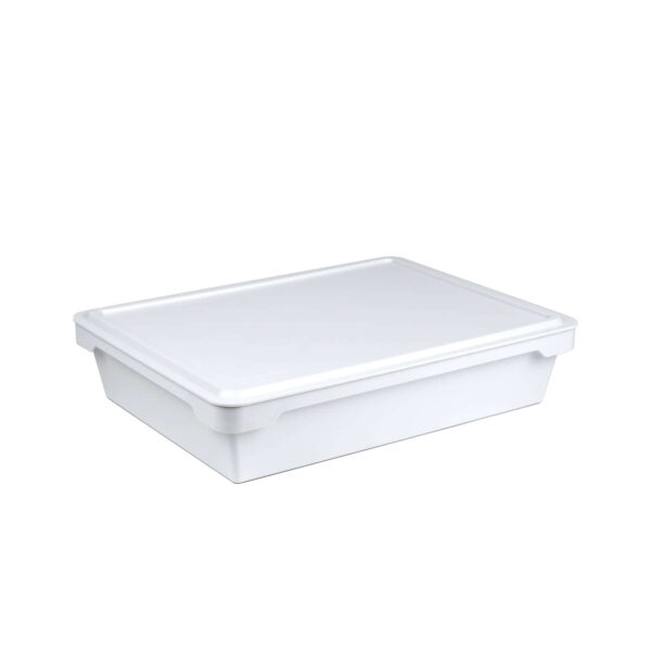 Caja blanca para masa de pizza Ooni con tapa cerrada, diseñada para una fermentación eficaz y un almacenamiento compacto.