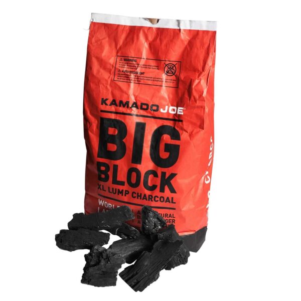 Saco de carbón de leña Kamado Joe Big Block con trozos grandes y naturales de madera dura premium para barbacoa.