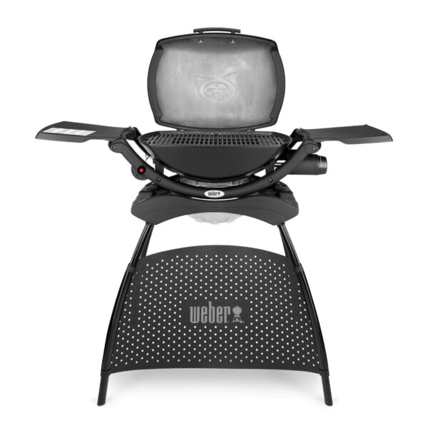 Barbacoa de gas Weber Q 2200 Black con soporte y mesas laterales desplegables.