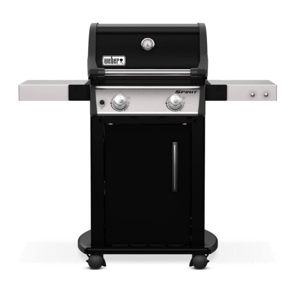 Vista frontal de la barbacoa de gas Weber Spirit E-215 GBS con mesas laterales extendidas.