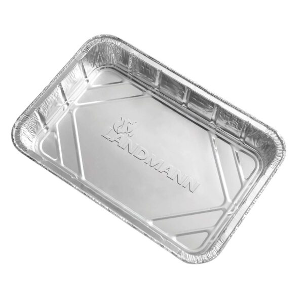 Bandeja de aluminio rectangular brillante para recoger grasas, con el logo de Landmann grabado en el centro, sobre fondo blanco.