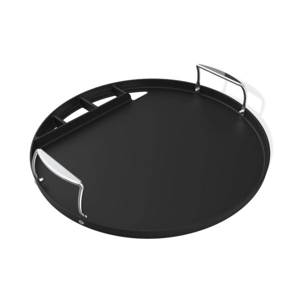 Plancha circular de hierro fundido con asas de acero inoxidable, borde elevado y ranura de evacuación de líquidos, diseñada para barbacoa Weber Kettle de 57 cm.