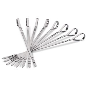 Set de brochetas de acero inoxidable reutilizables con diseño plano y anillo de agarre ergonómico, dispuestas en forma de abanico.