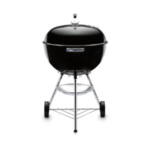 Barbacoa de carbón Weber Bar-B-Kettle en negro, vista frontal con tapa cerrada y diseño clásico.