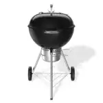 Barbacoa Weber Original Kettle Premium de 57 cm en negro vista de frente sobre fondo blanco.