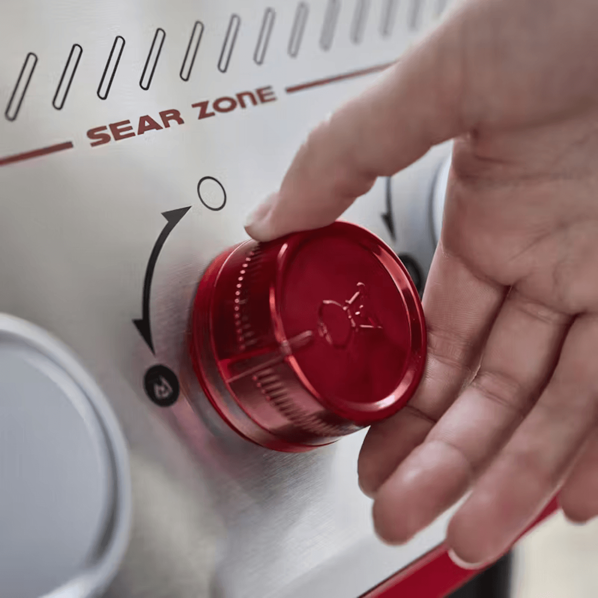 Detalle de la Sear Zone en la barbacoa Weber Genesis Smart