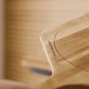 Preparación y manejo de pizza con la pala de madera de acacia Gozney
